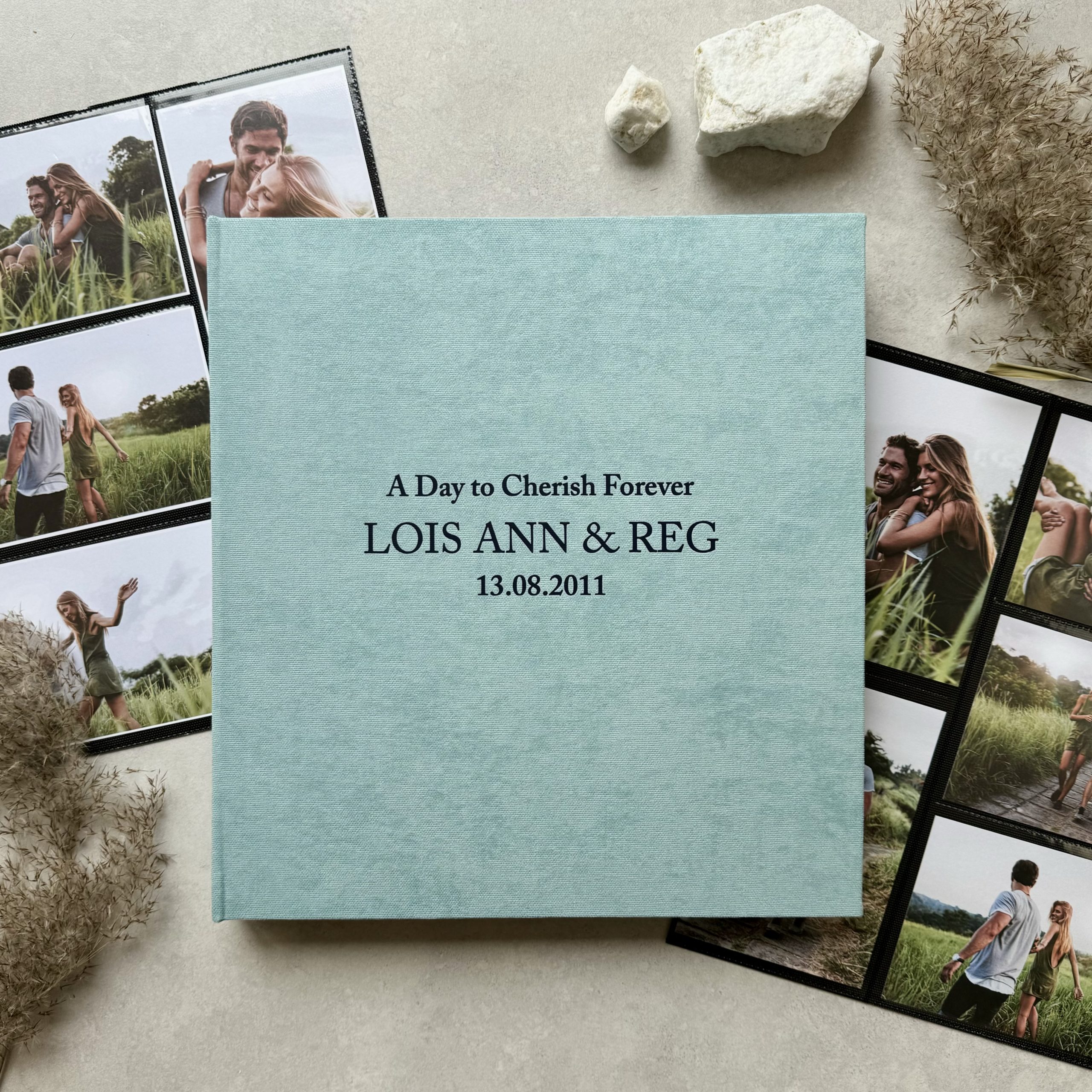 KRISTEN (MINT) 1 Custom handmade photo album with sleeves – fits 4x6 inch photos, elegant cover design.